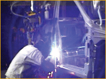 电焊防飞溅剂使用现场